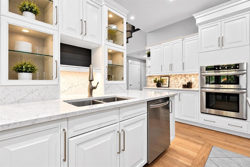 83 Discovery Ridge Boulevard Sw, Calgary, AB