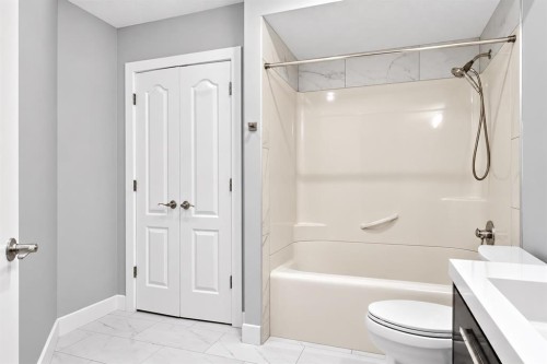 83 Discovery Ridge Boulevard Sw, Calgary, AB 