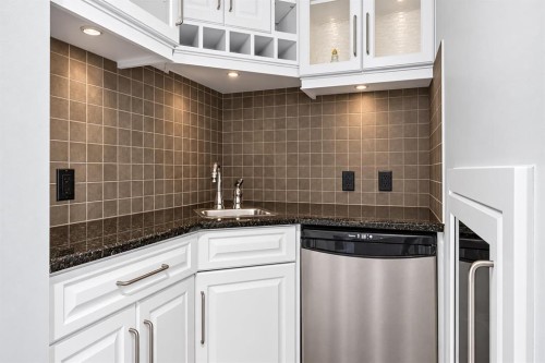 83 Discovery Ridge Boulevard Sw, Calgary, AB 