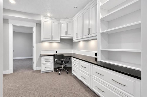 83 Discovery Ridge Boulevard Sw, Calgary, AB 