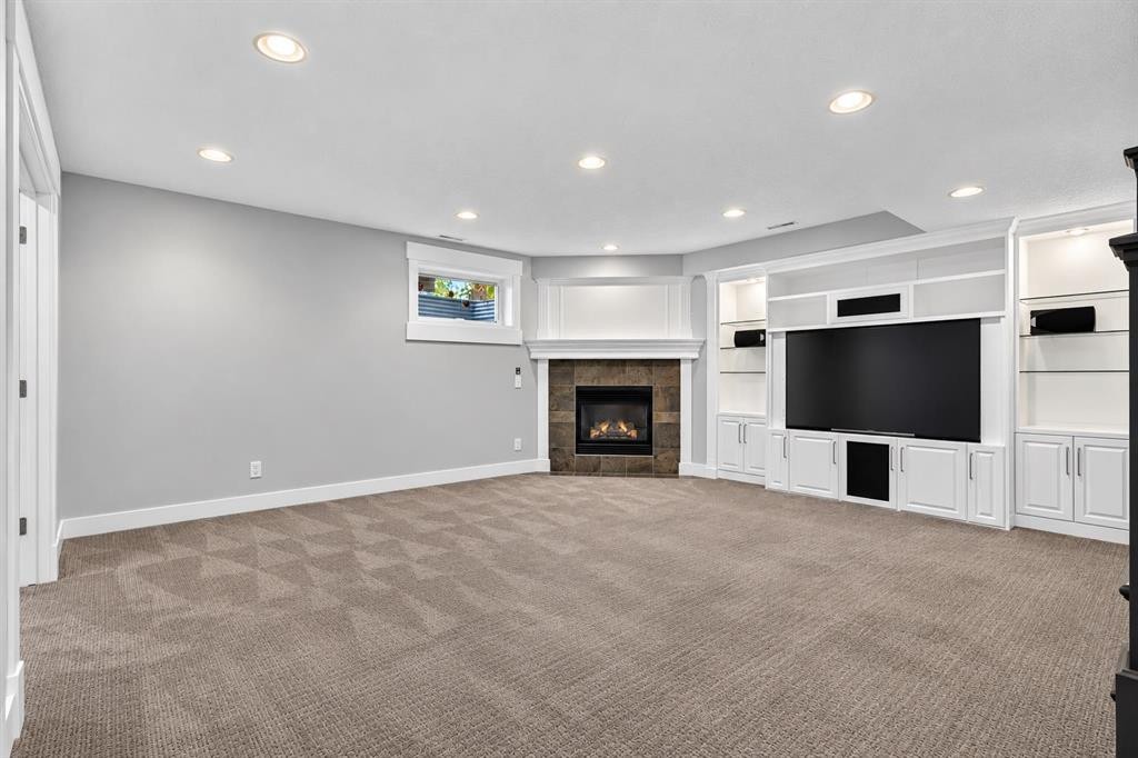 83 Discovery Ridge Boulevard Sw, Calgary, AB