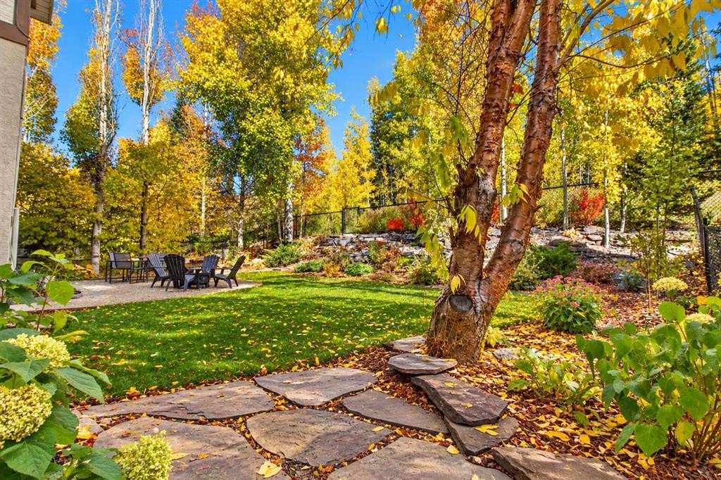 83 Discovery Ridge Boulevard Sw, Calgary, AB
