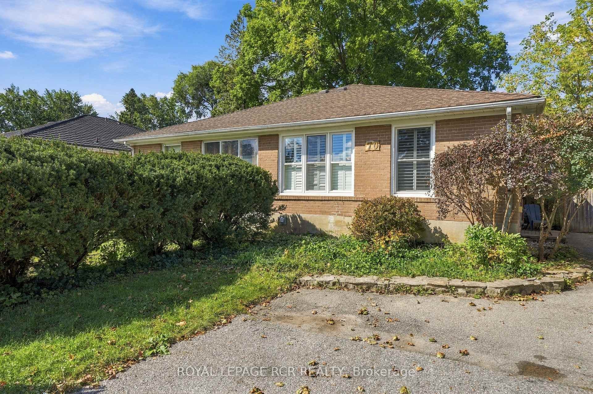 70 Tecumseh Drive, Aurora, ON
