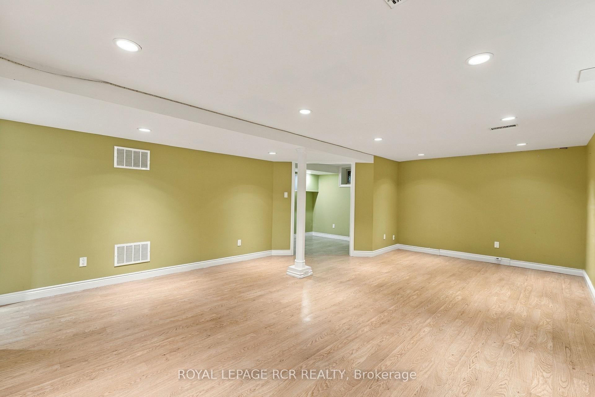 70 Tecumseh Drive, Aurora, ON