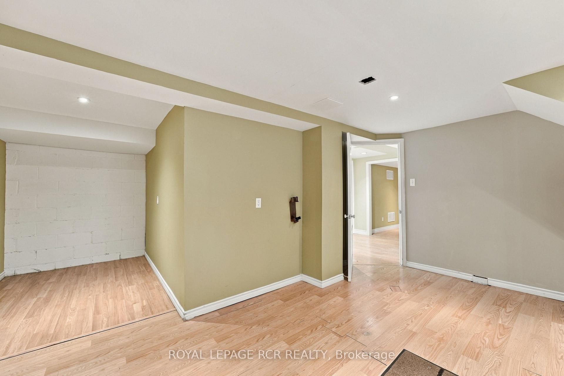 70 Tecumseh Drive, Aurora, ON