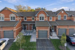 707 Caradonna Crescent Newmarket, ON L3X 1W5