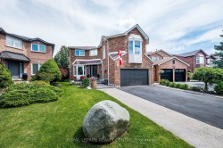 3211 Dovetail Mews Mississauga, ON L5L 5K4