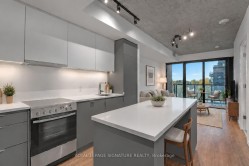 426-7 Smith Crescent Toronto, ON M8Z 0G3