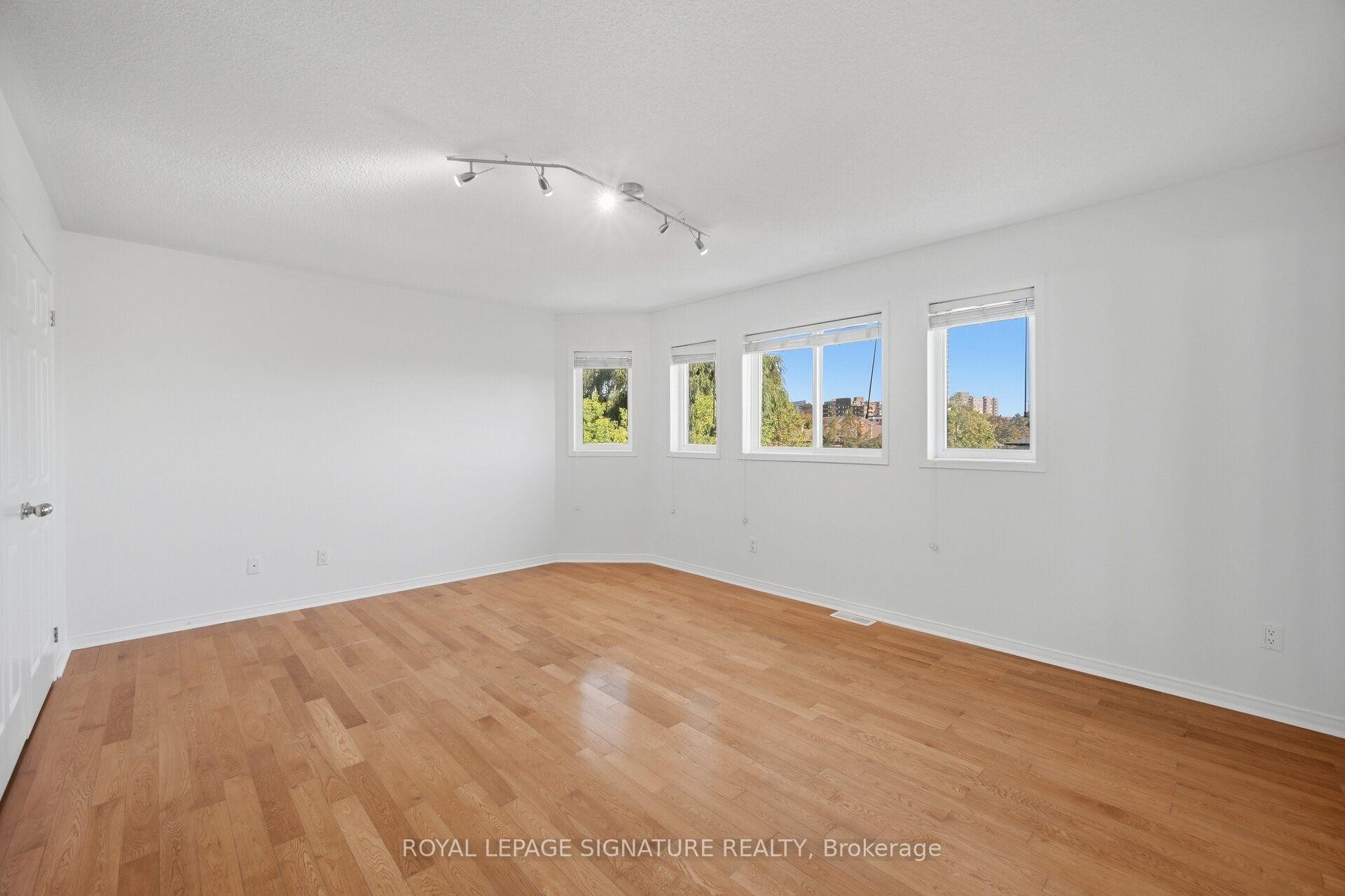 306 Cossack Court, Mississauga, ON
