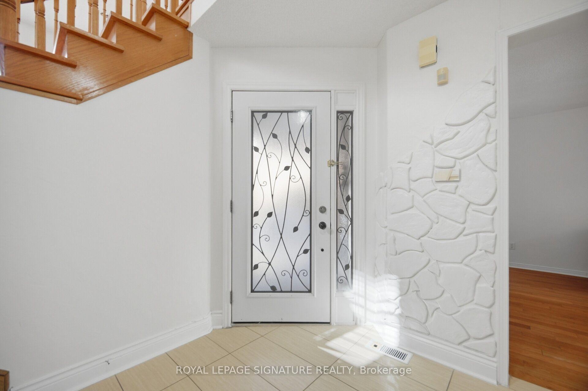 306 Cossack Court, Mississauga, ON