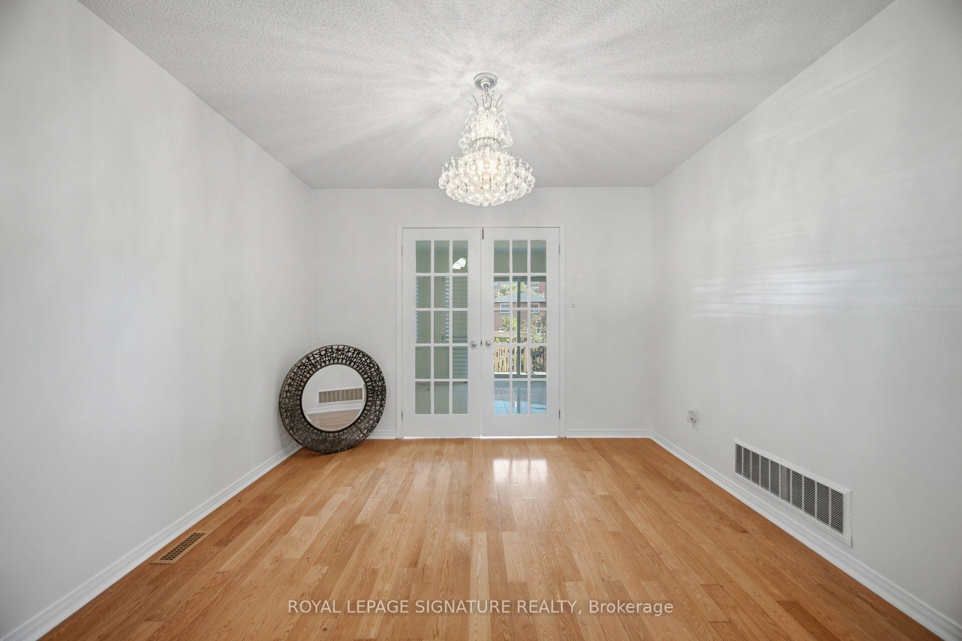 306 Cossack Court, Mississauga, ON