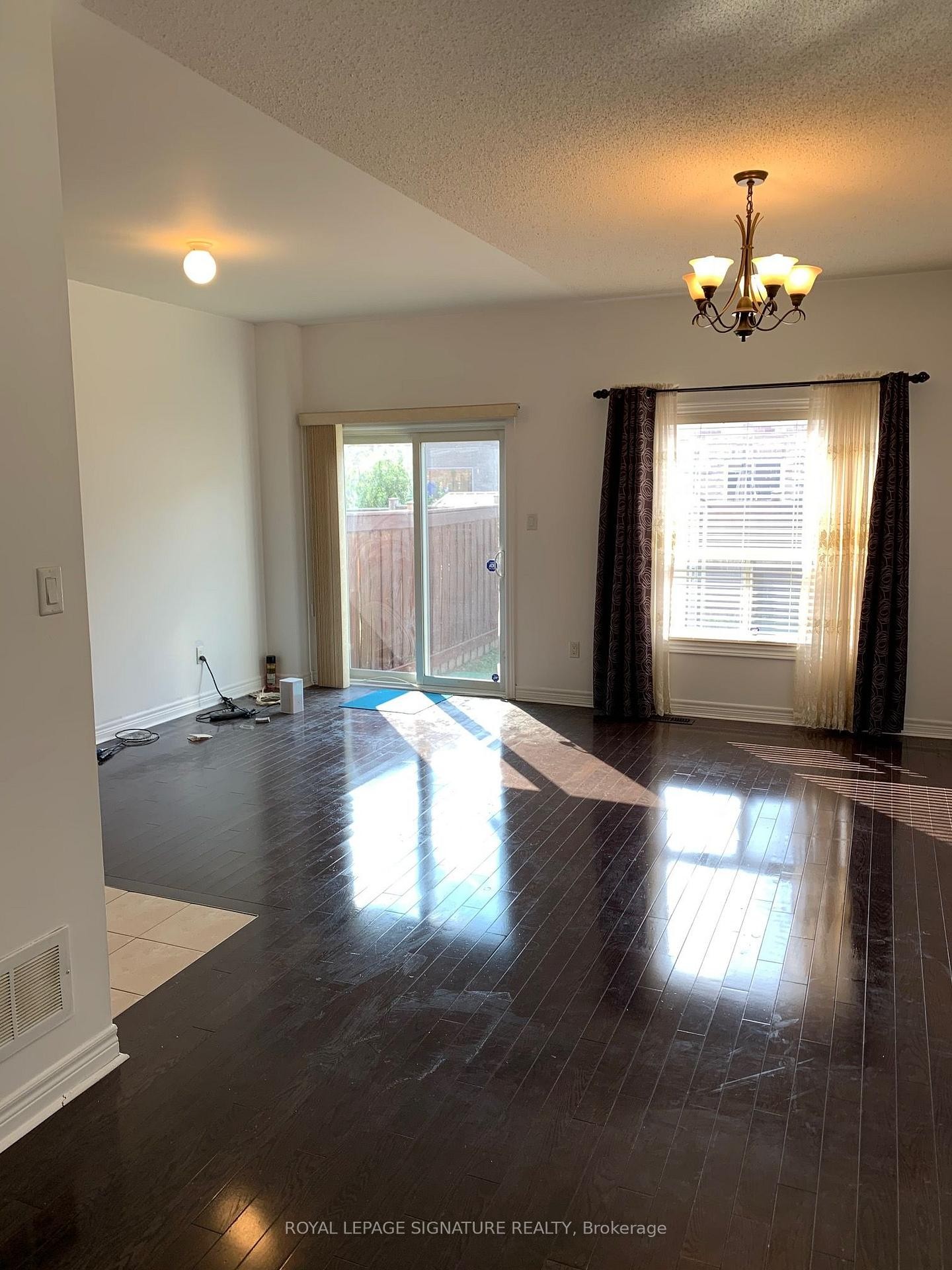 249 Comiskey Crescent, Mississauga, ON