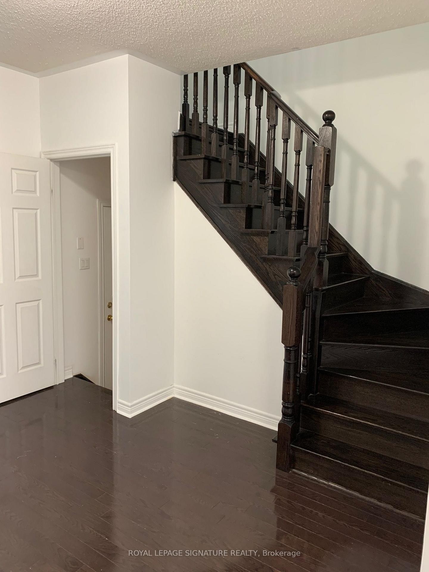 249 Comiskey Crescent, Mississauga, ON