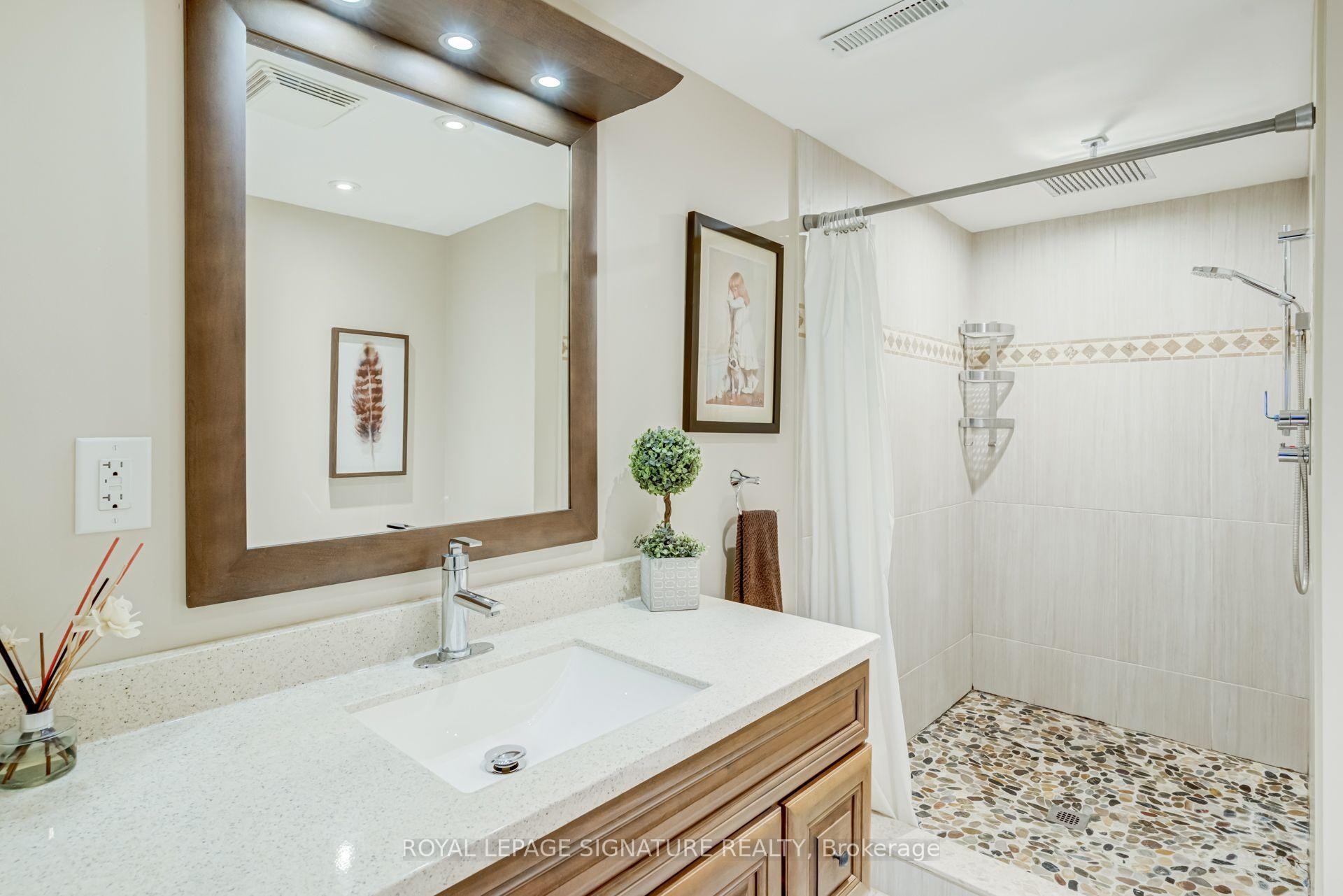 2544 Sharon Crescent, Mississauga, ON
