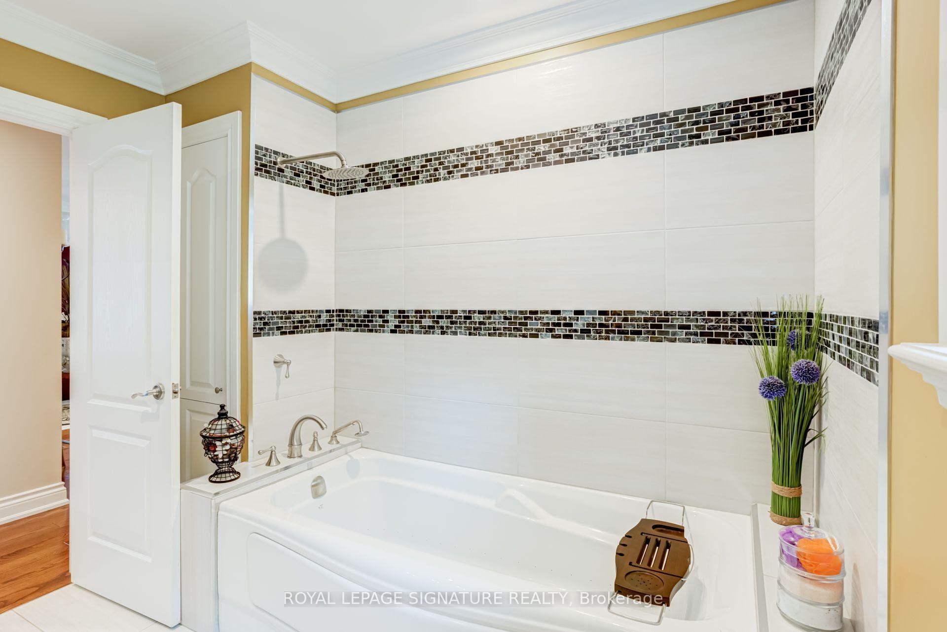 2544 Sharon Crescent, Mississauga, ON