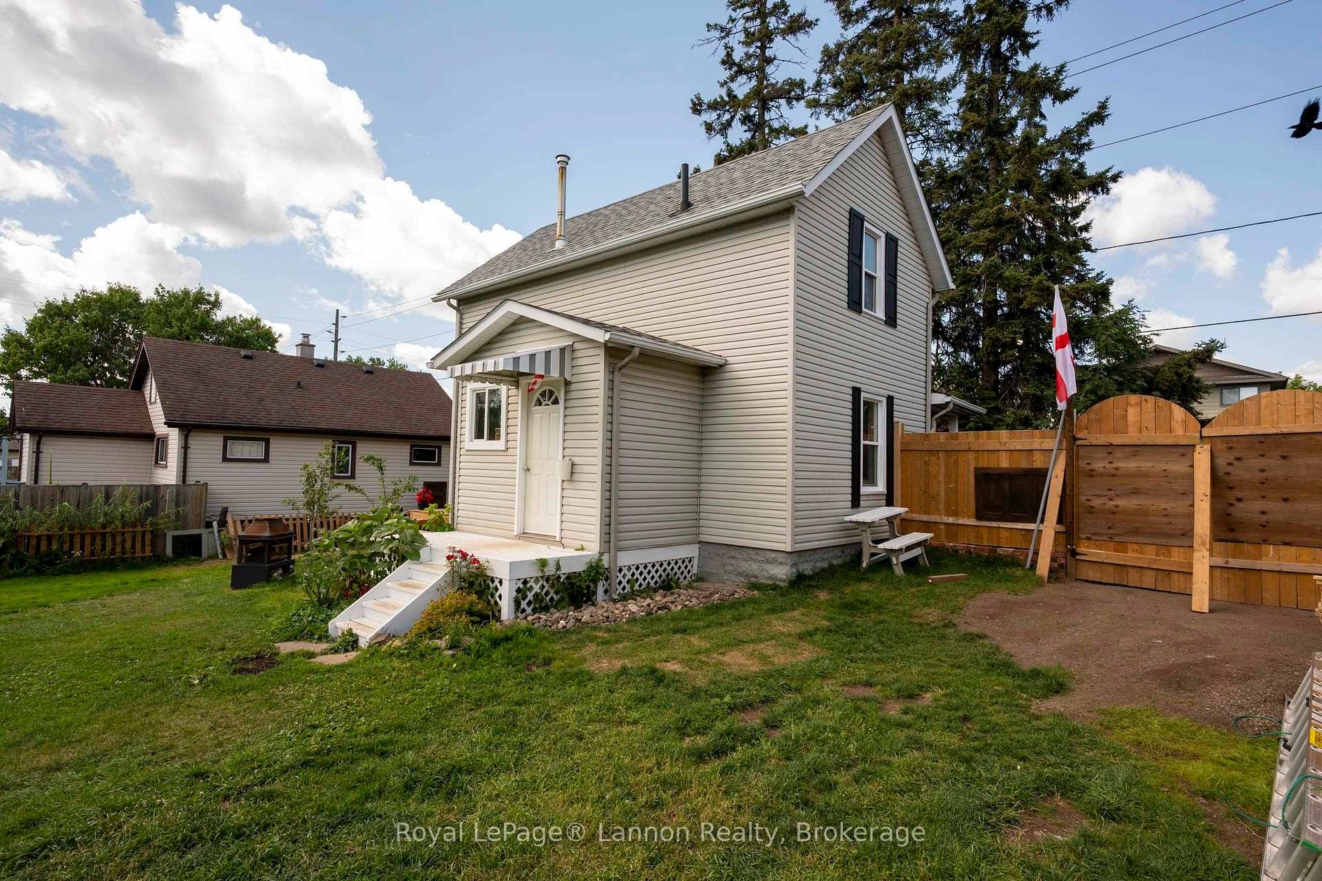 73 Empress Ave N, Thunder Bay, ON