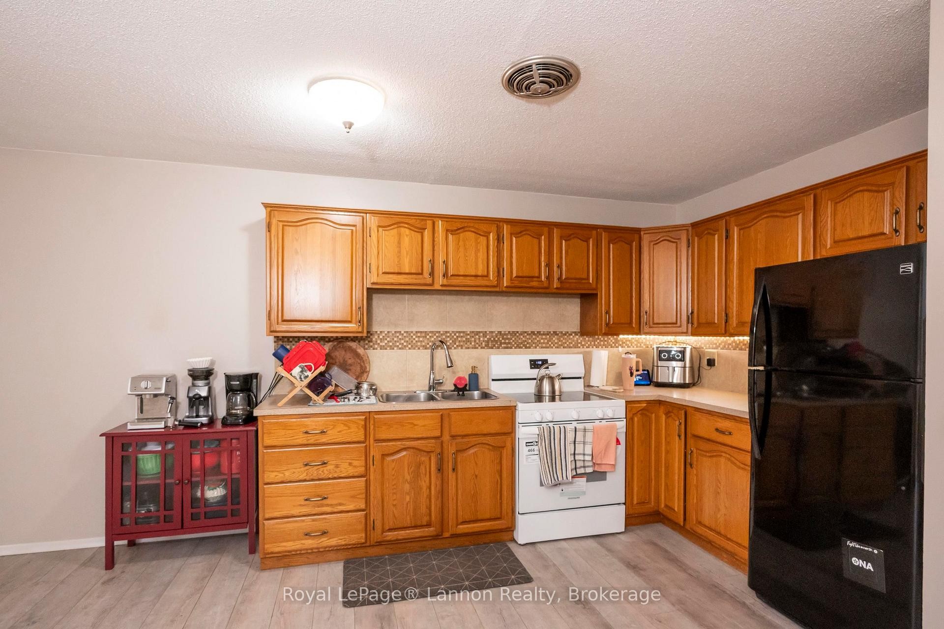 80 Peter Street, Thunder Bay, ON
