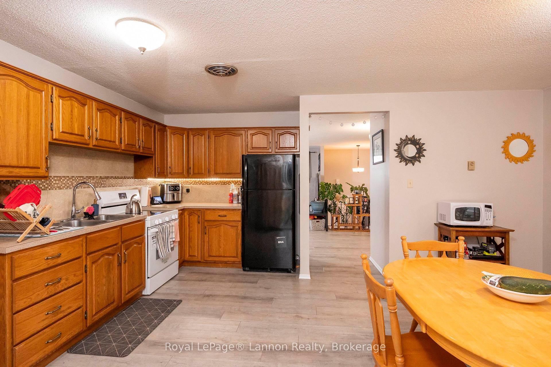 80 Peter Street, Thunder Bay, ON