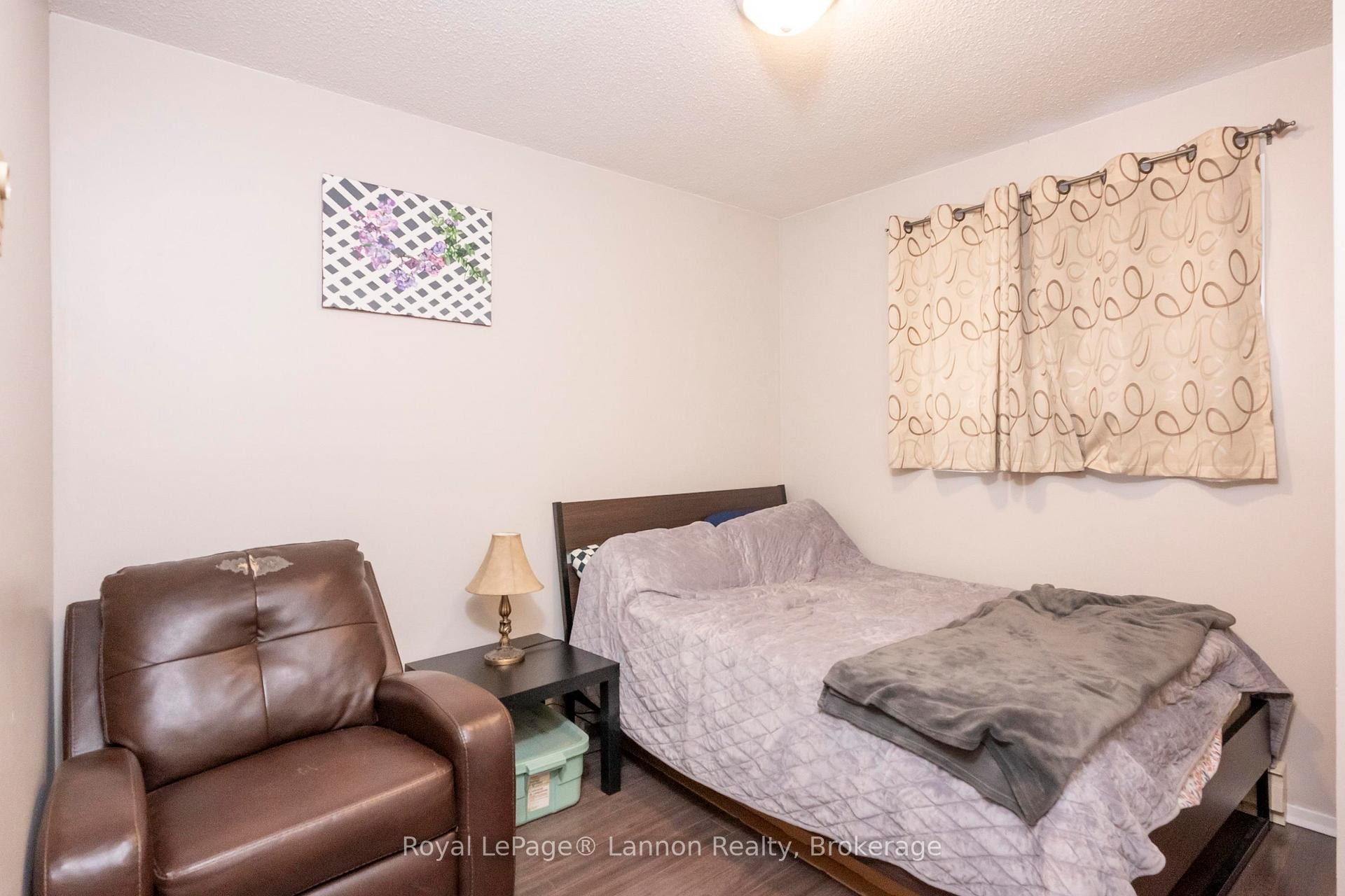 80 Peter Street, Thunder Bay, ON