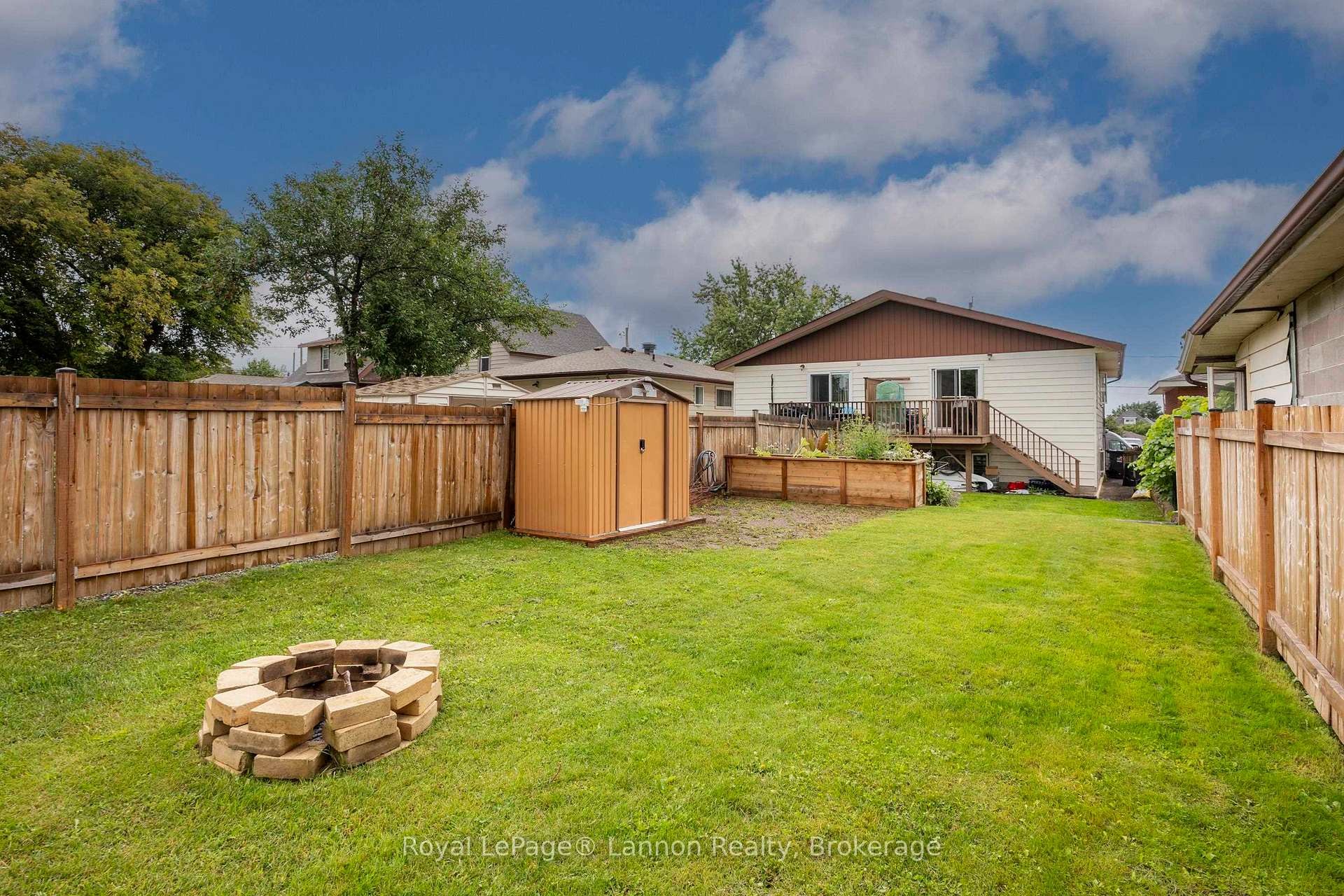 80 Peter Street, Thunder Bay, ON