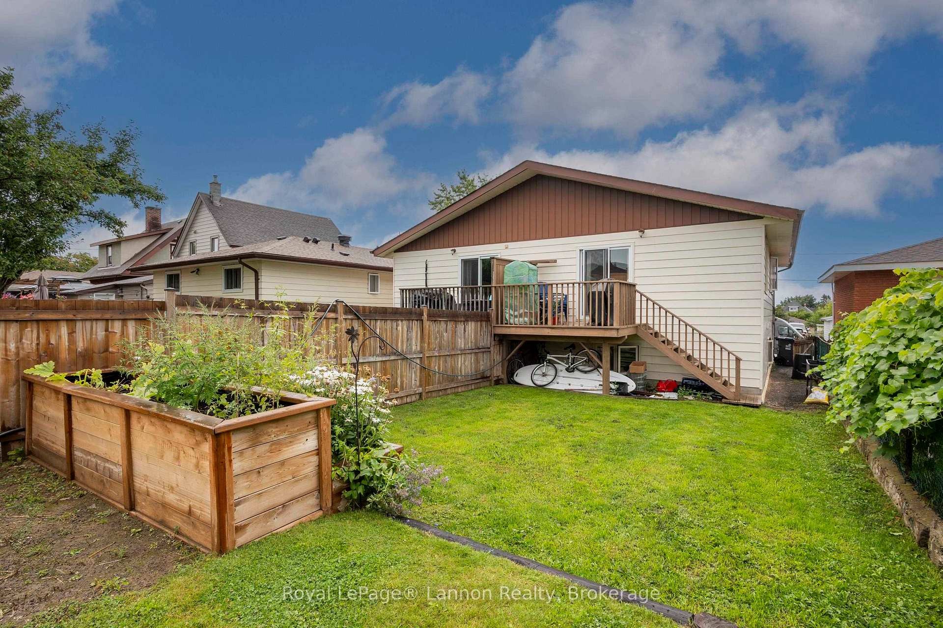 80 Peter Street, Thunder Bay, ON