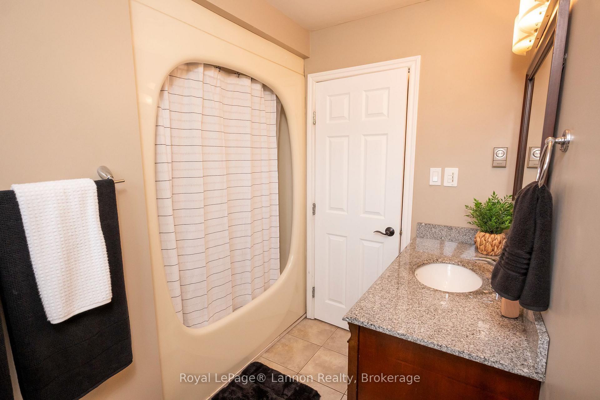 2020 Mountain Road, Thunder Bay, ON