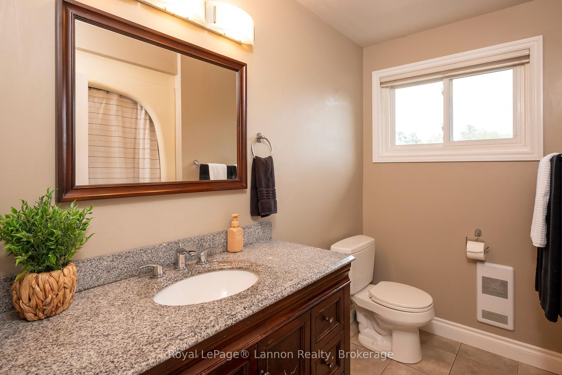 2020 Mountain Road, Thunder Bay, ON