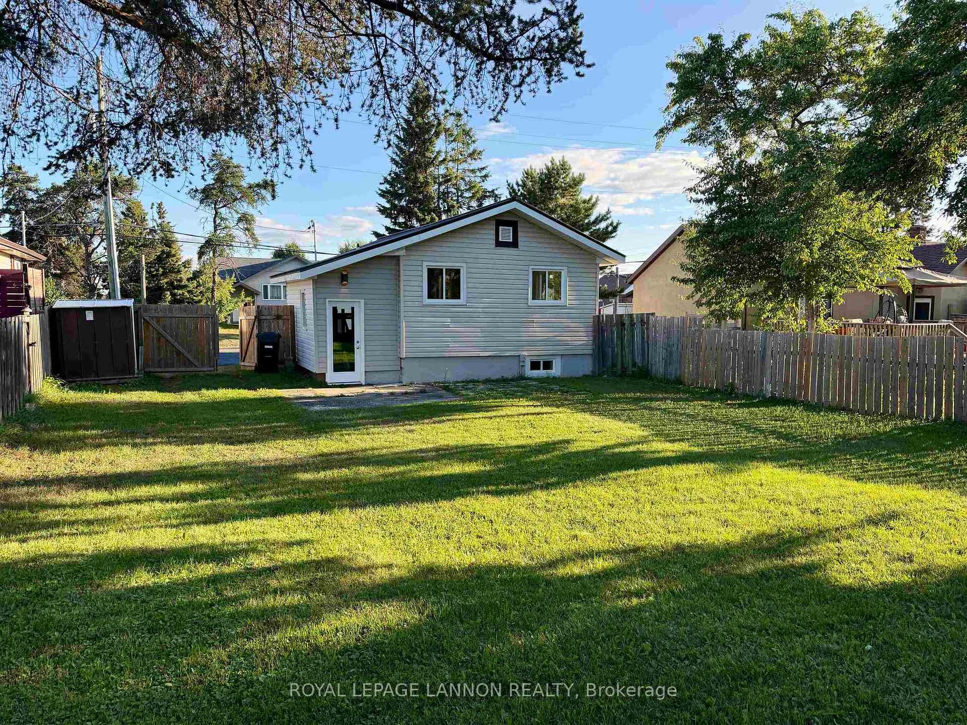 330 Arundel Street, Thunder Bay, ON