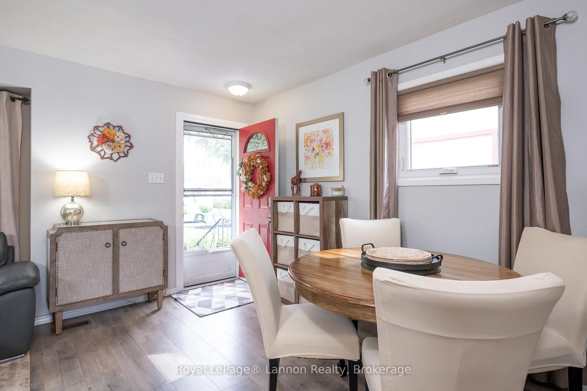 859 Syndicate Avenue N, Thunder Bay, ON