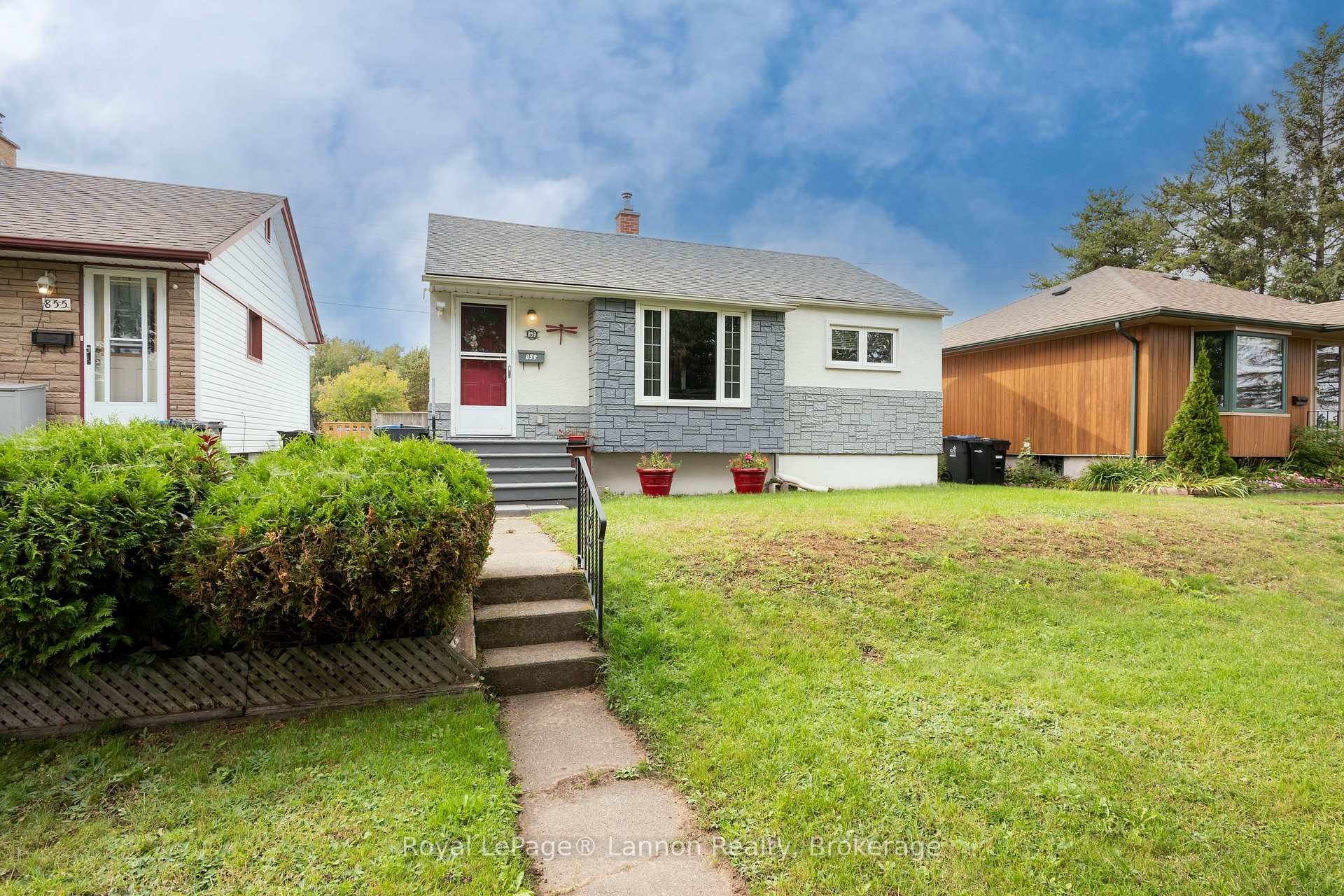 859 Syndicate Avenue N, Thunder Bay, ON