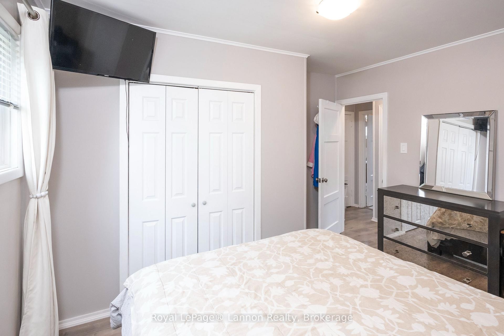 859 Syndicate Avenue N, Thunder Bay, ON