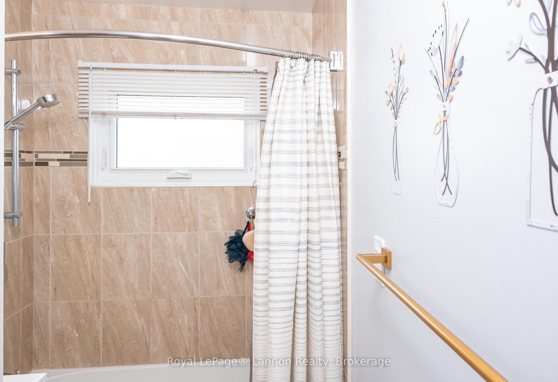 859 Syndicate Avenue N, Thunder Bay, ON
