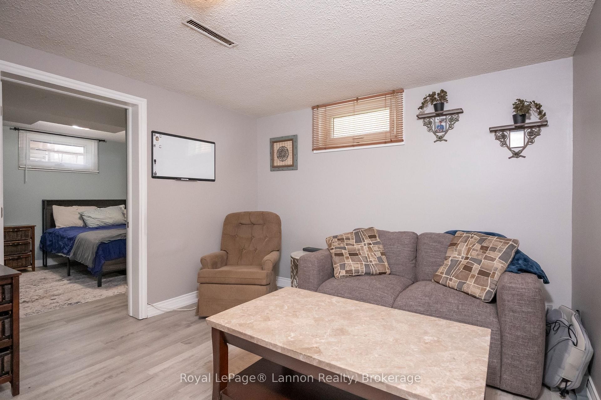 859 Syndicate Avenue N, Thunder Bay, ON