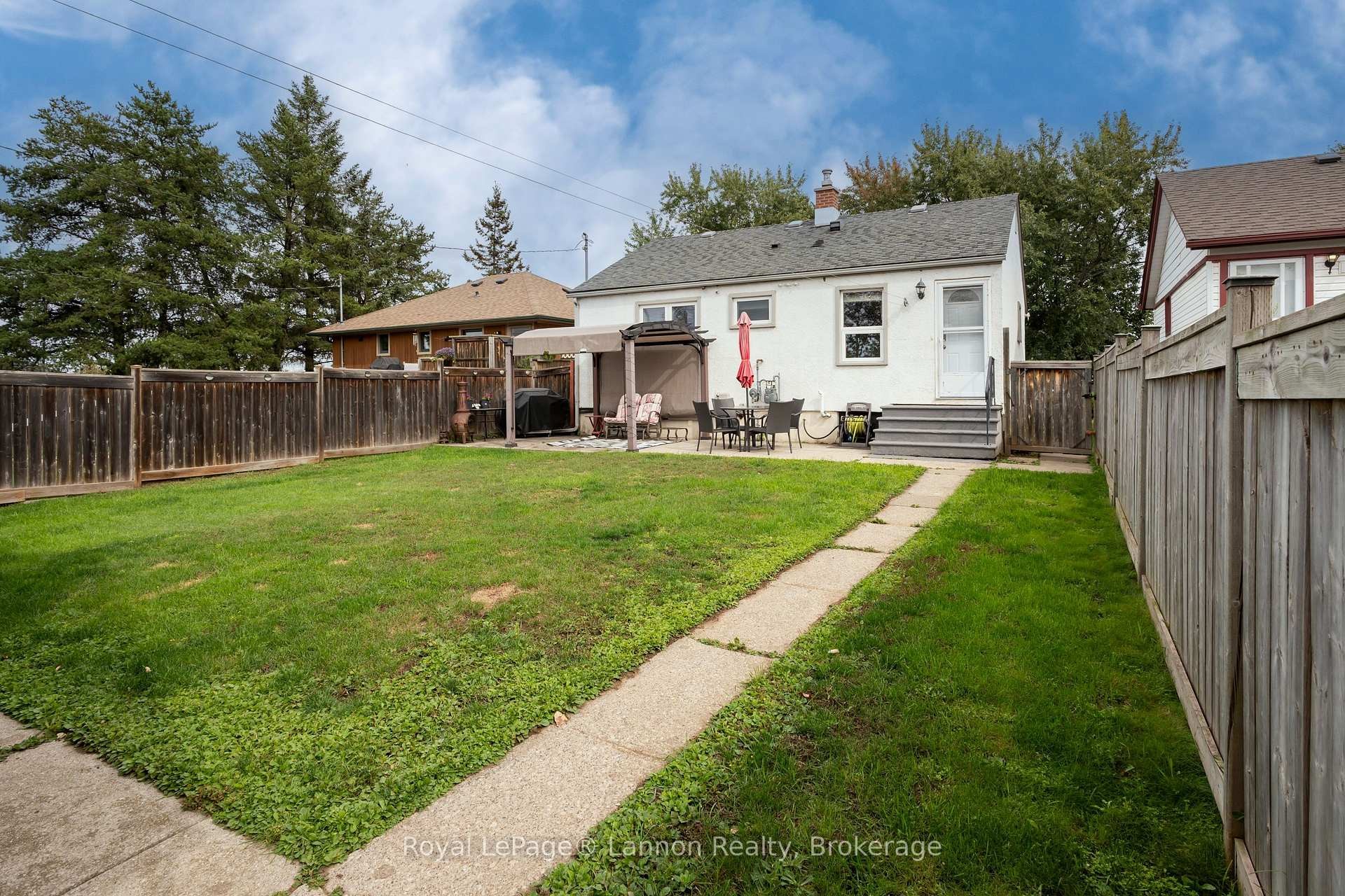 859 Syndicate Avenue N, Thunder Bay, ON