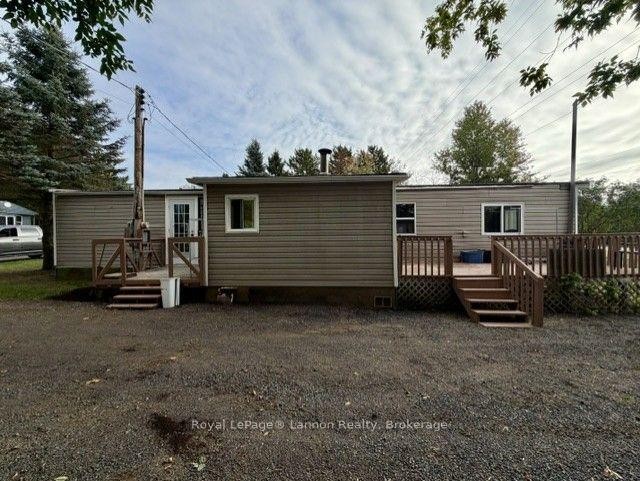7 Sarawak Drive, Thunder Bay, ON