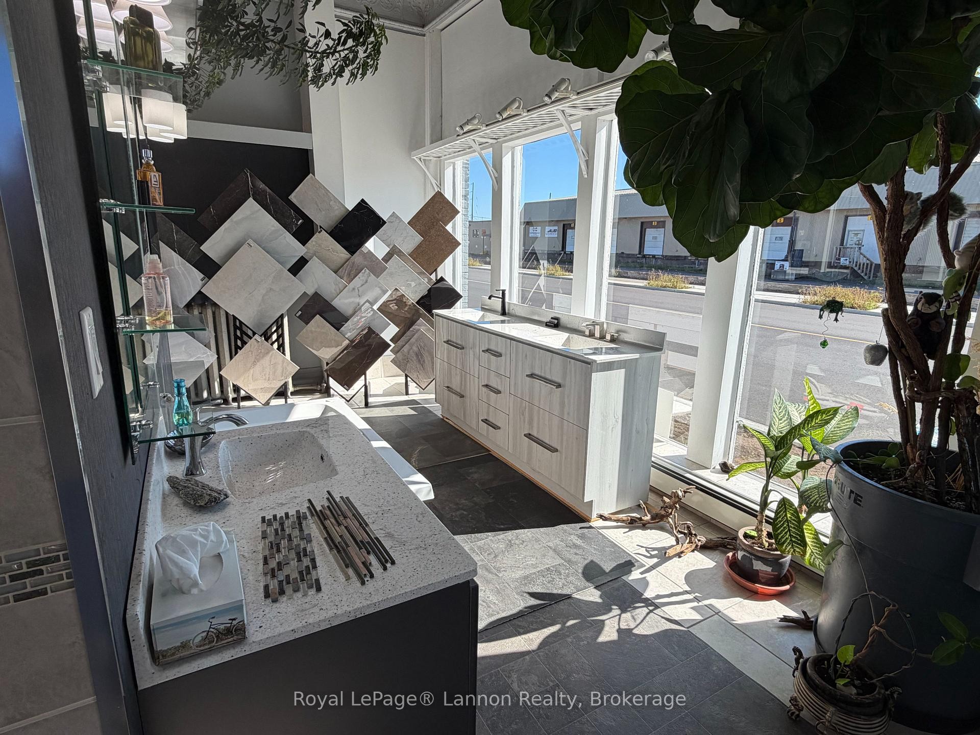 325 Simpson Street, Thunder Bay, ON