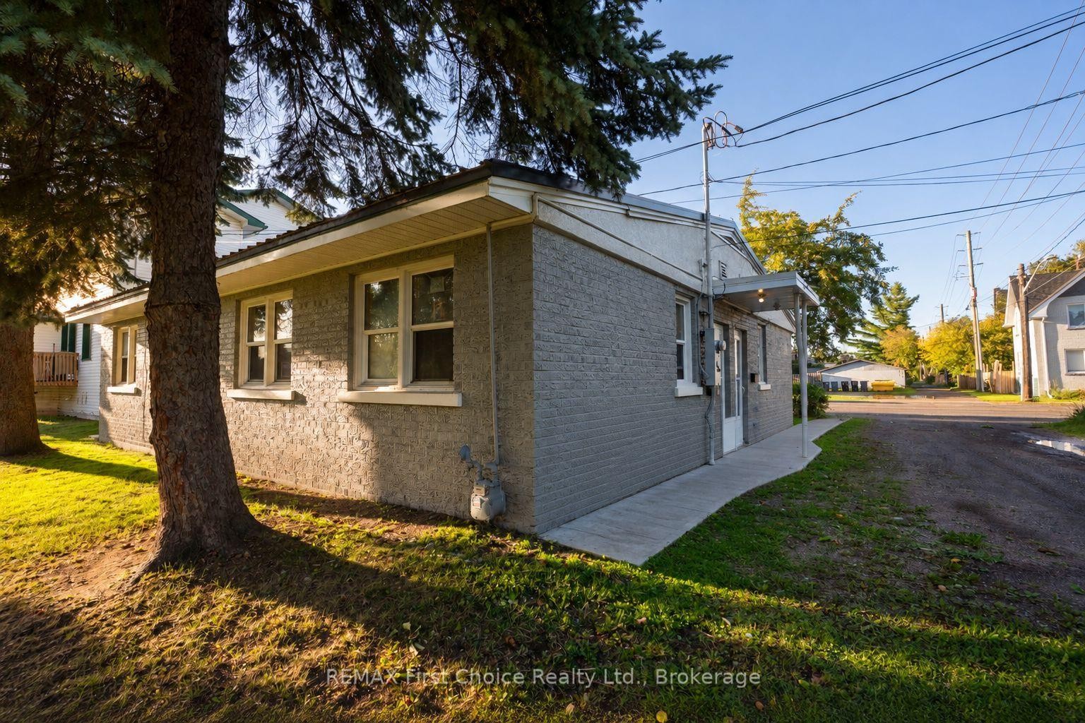 1212 Walsh Street E, Thunder Bay, ON