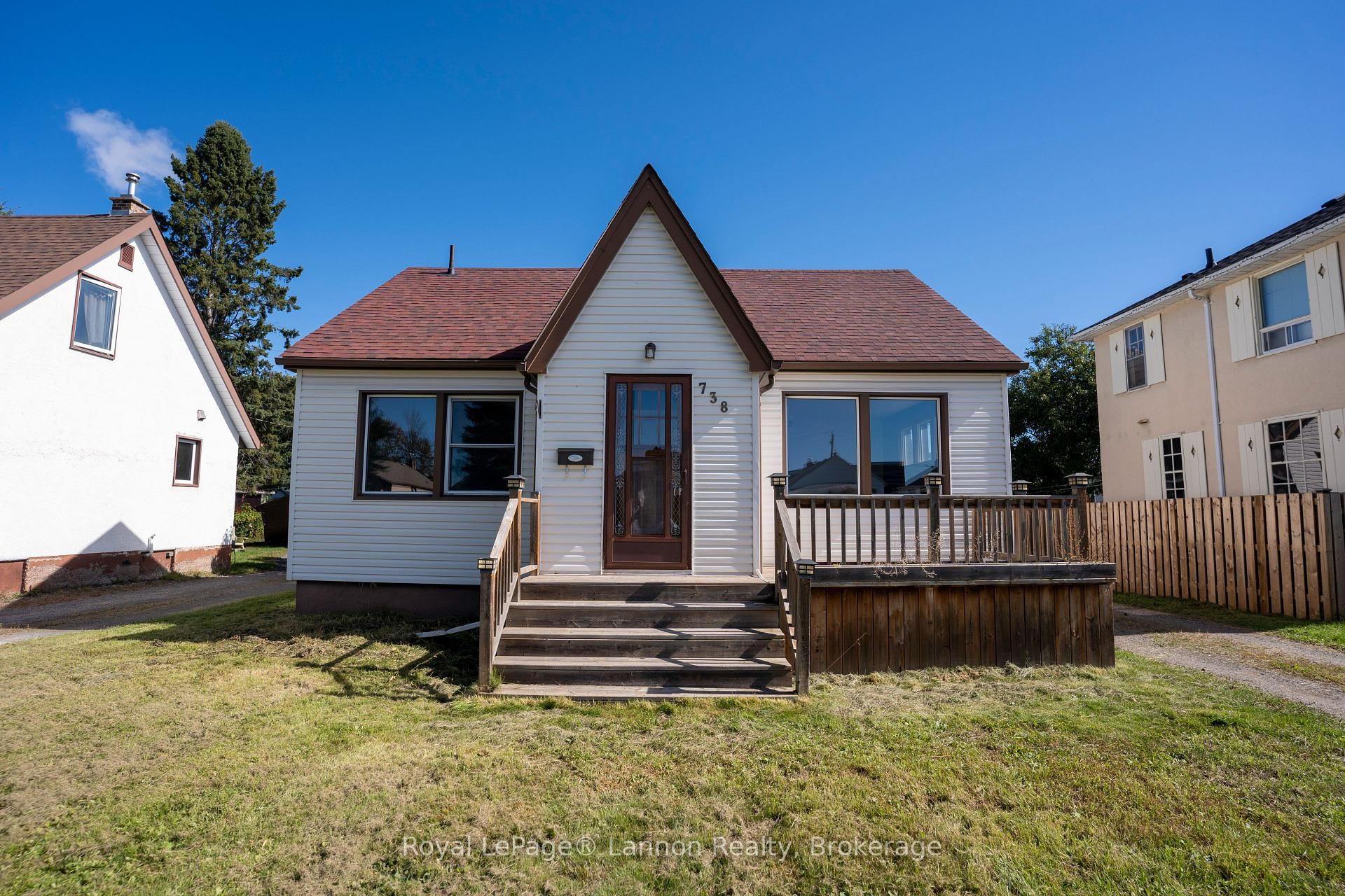 738 Mortimer Avenue E, Thunder Bay, ON