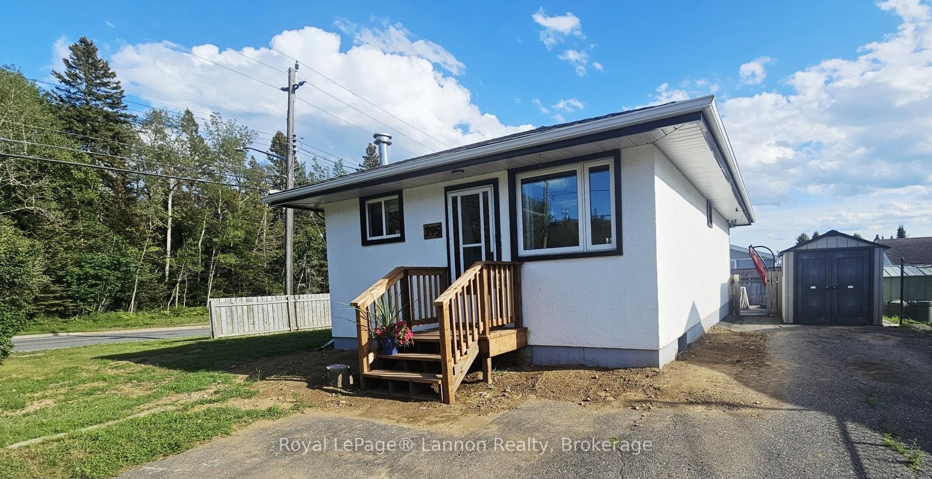 295 Cowan Street, Thunder Bay, ON