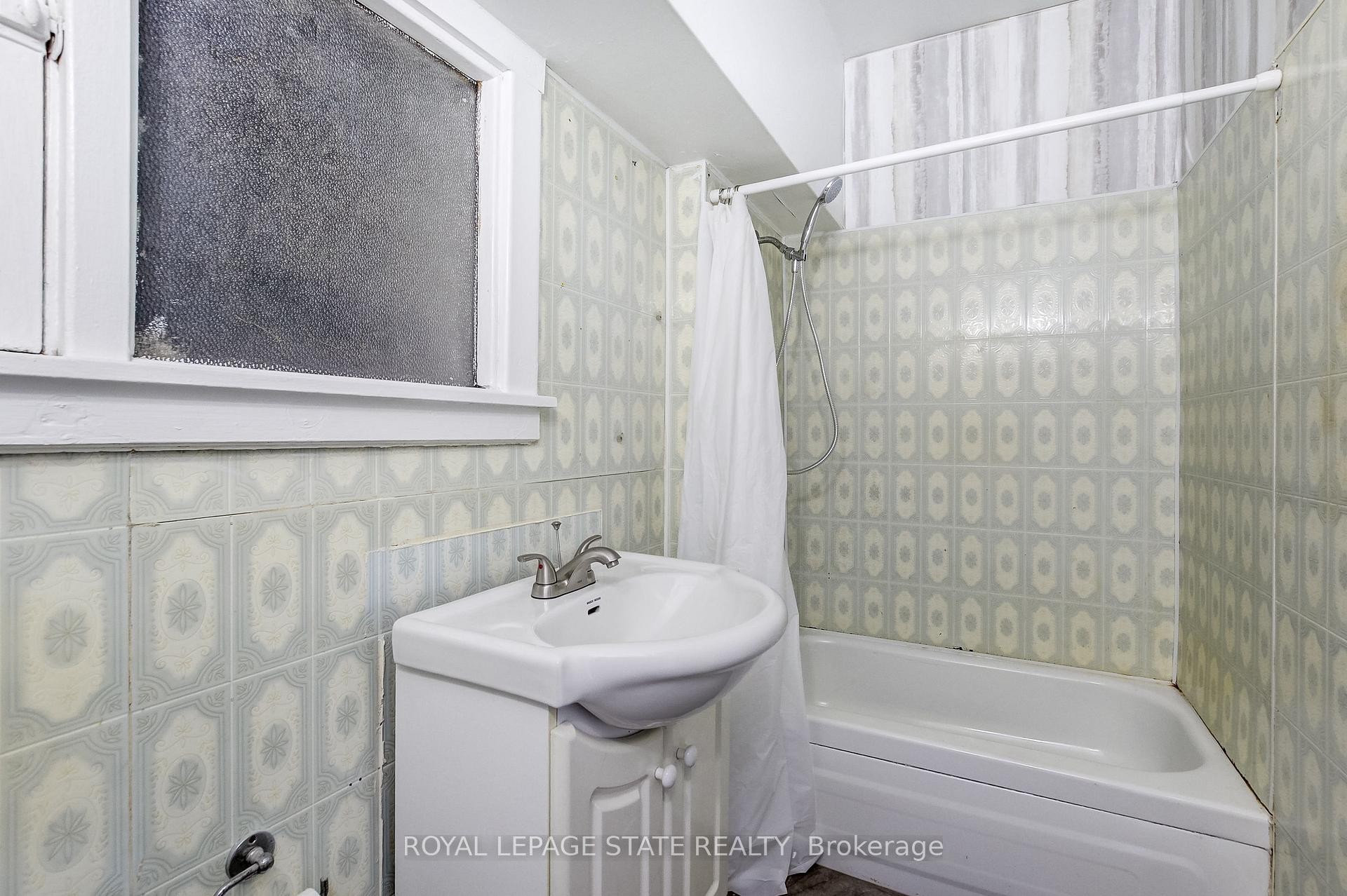 69 Gage Avenue N, Hamilton, ON