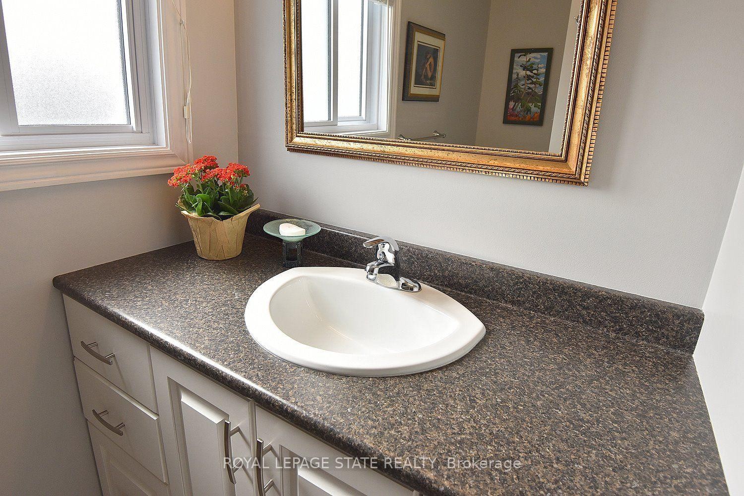 18 Claudette Gate, Hamilton, ON