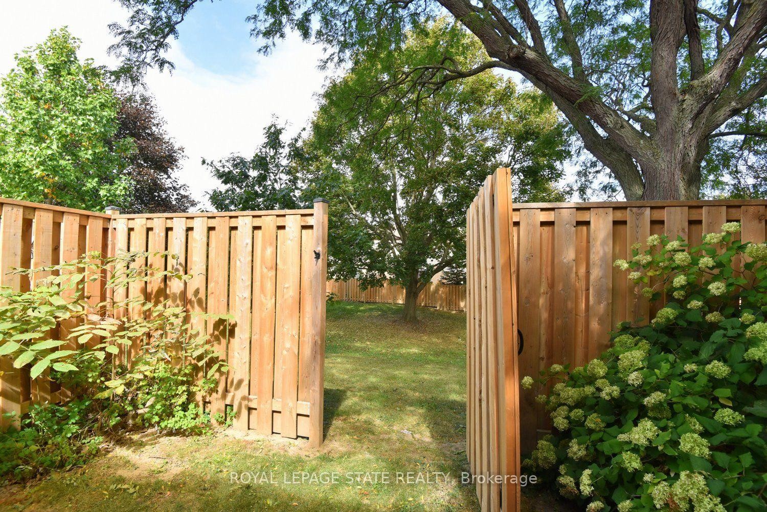 18 Claudette Gate, Hamilton, ON