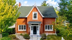 107 Melville Street  Hamilton, ON L9H 2A4