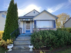 262 Empire Avenue Thunder Bay, ON P7E 4R5