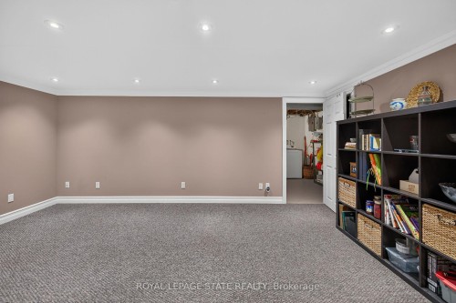 995 Upper Wellington Street, Hamilton, ON 
