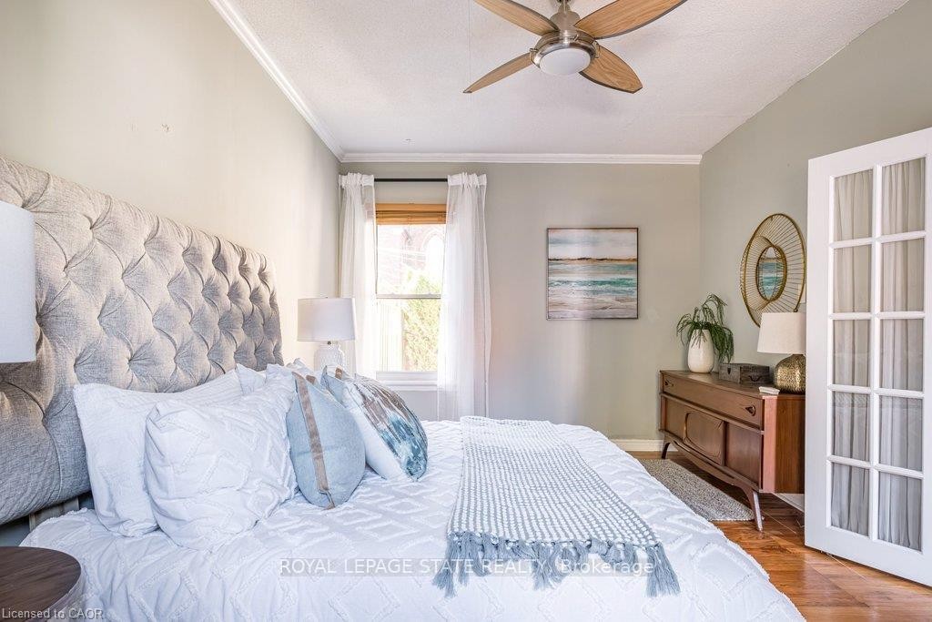 303 Charlton Avenue W, Hamilton, ON