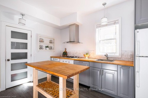 303 Charlton Avenue W, Hamilton, ON 