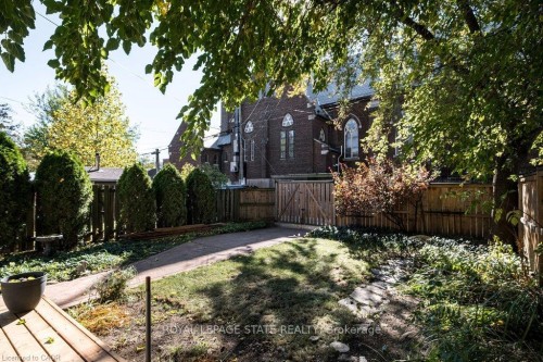 303 Charlton Avenue W, Hamilton, ON 