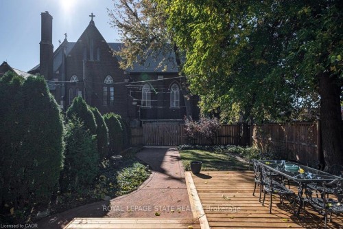 303 Charlton Avenue W, Hamilton, ON 