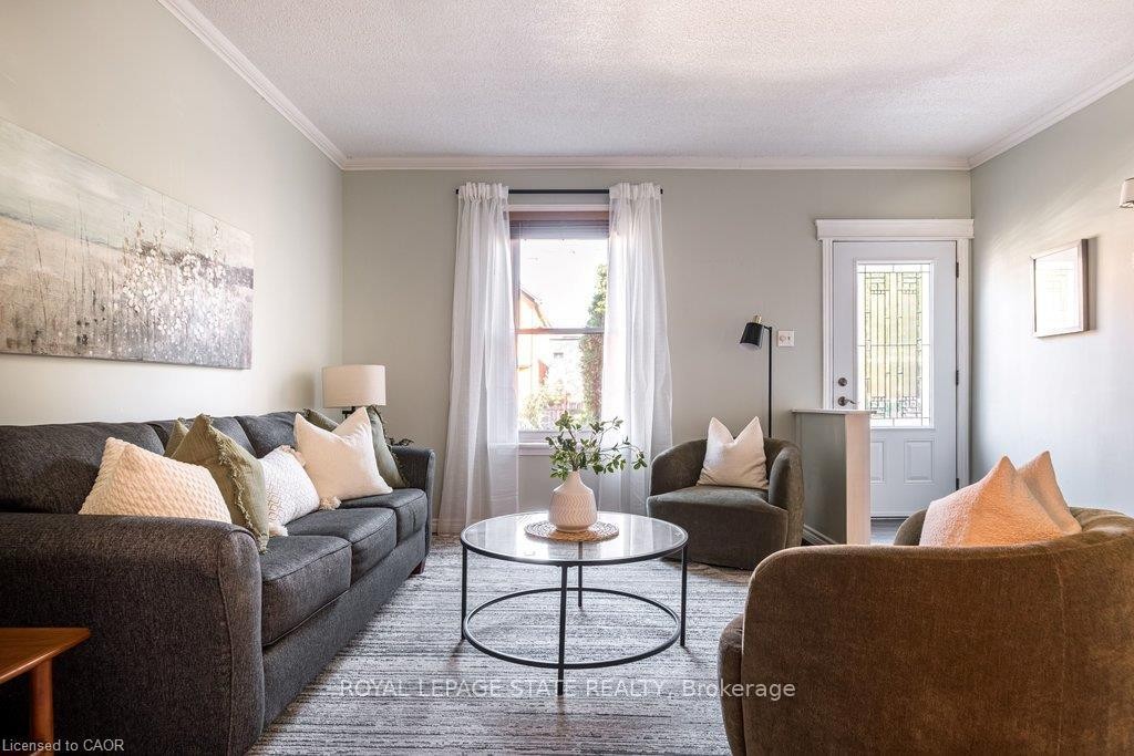 303 Charlton Avenue W, Hamilton, ON